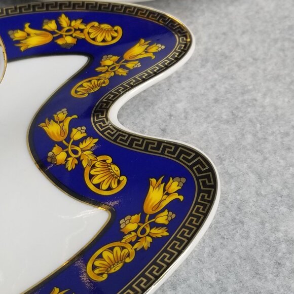 Elegant Italian GNA Fine Porcelain Winged Handle Tea Cup & Saucer Set - Picture 5 of 13